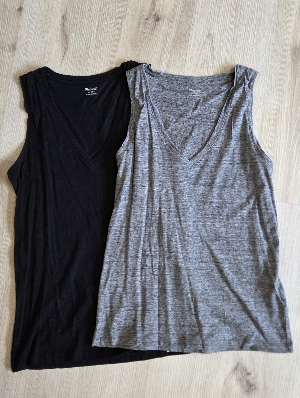 Pair Of Madewell V Neck Tank Tops Black Gray Cotton Sz XXS New With Tags
